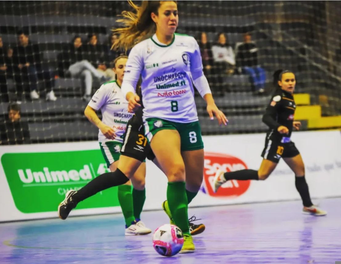 Lorena Gouveia é anunciada pelo ITAMARAJU FUTSAL