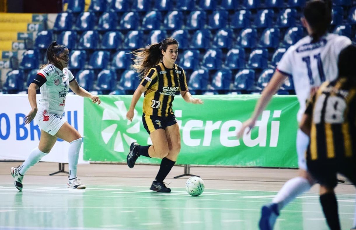Lorena Gouveia é anunciada pelo ITAMARAJU FUTSAL — foto 3