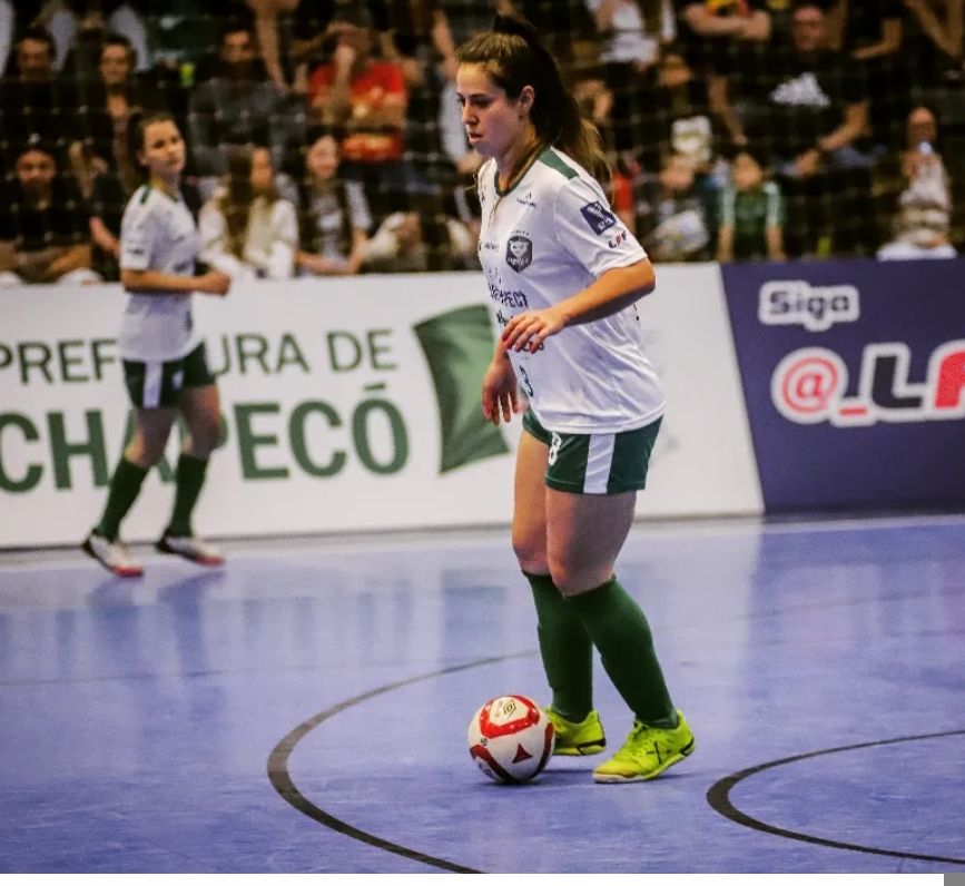 Lorena Gouveia é anunciada pelo ITAMARAJU FUTSAL — foto 9